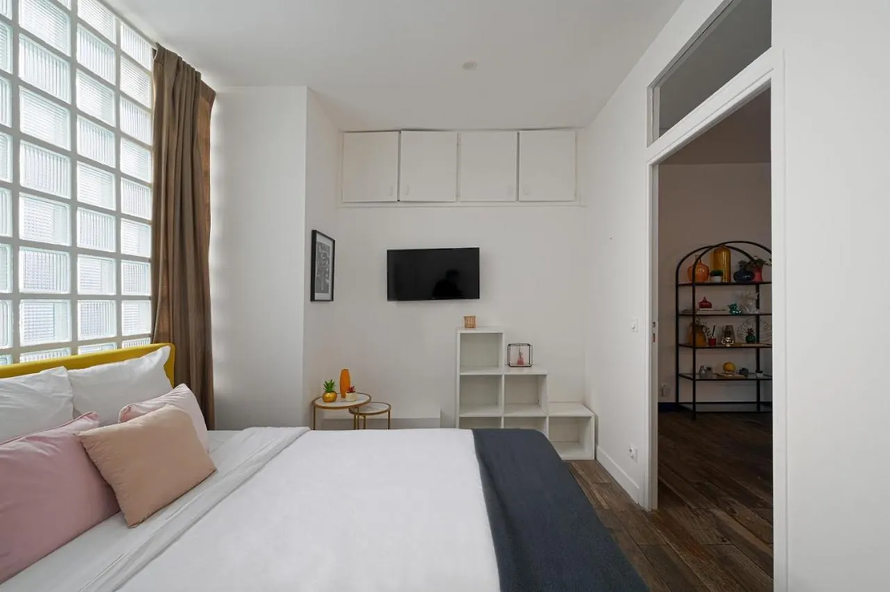Huge 2 Floor With Unique Games Room & Home Theatre Room Paris 0*,  Frankrig